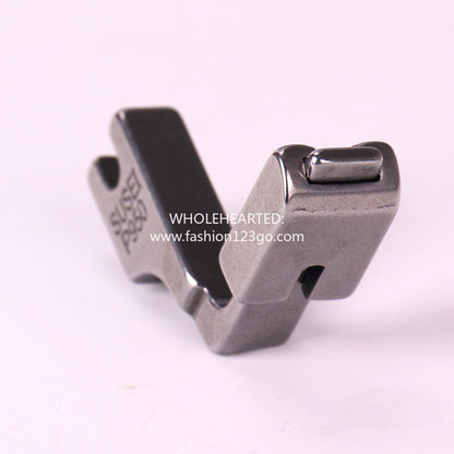 1126★  Industrial sewing machine computer flat car folding presser foot P950 pumping wrinkle presser foot wrinkling, shrinking, wrinkling all steel